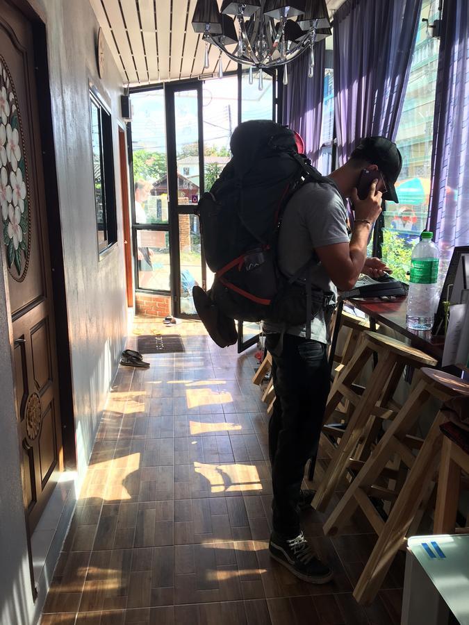 Fon Hostel Chiang Rai Exteriör bild