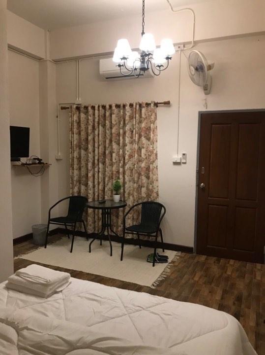 Fon Hostel Chiang Rai Exteriör bild